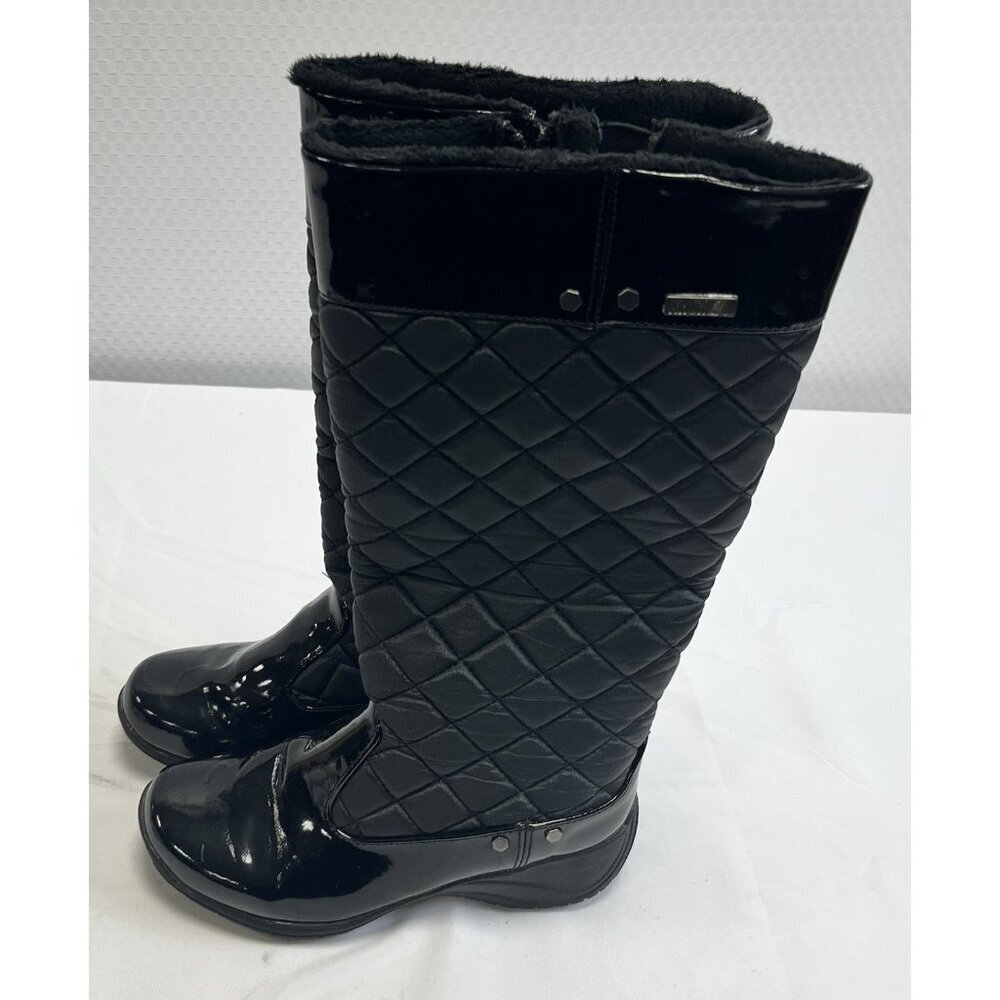 Khombu Merritt Women's Boots Black 6M Quilted Patent Accents Lined Winter ⛄️
